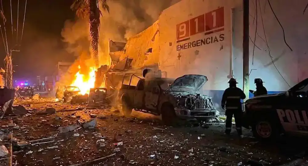 Daños en la comandancia de la Policía Municipal de Ojocaliente, Zacatecas, tras la explosión de un vehículo.