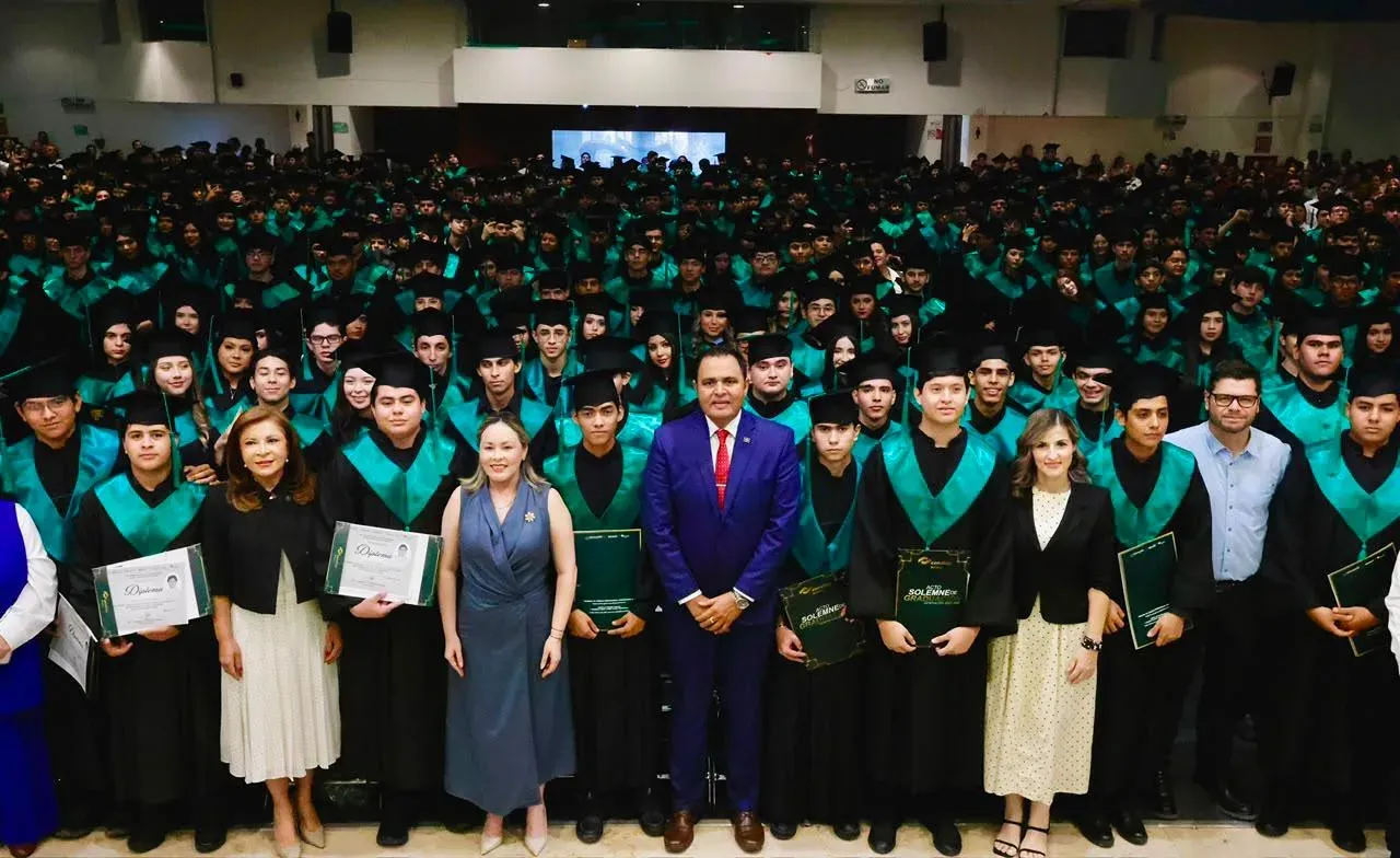 Ceremonia de graduación de estudiantes de Conalep en Culiacán, Sinaloa