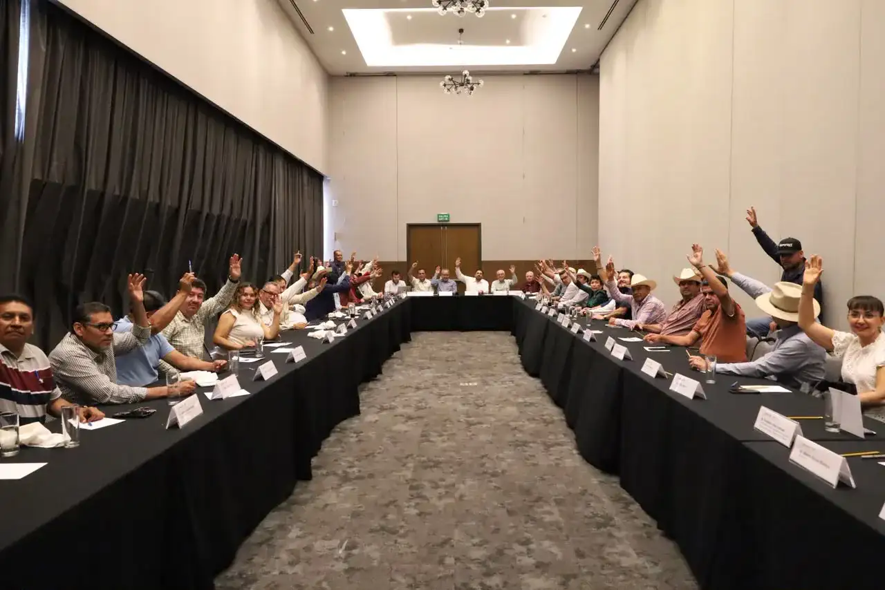 Reunión entre productores agrícolas y autoridades en Sinaloa