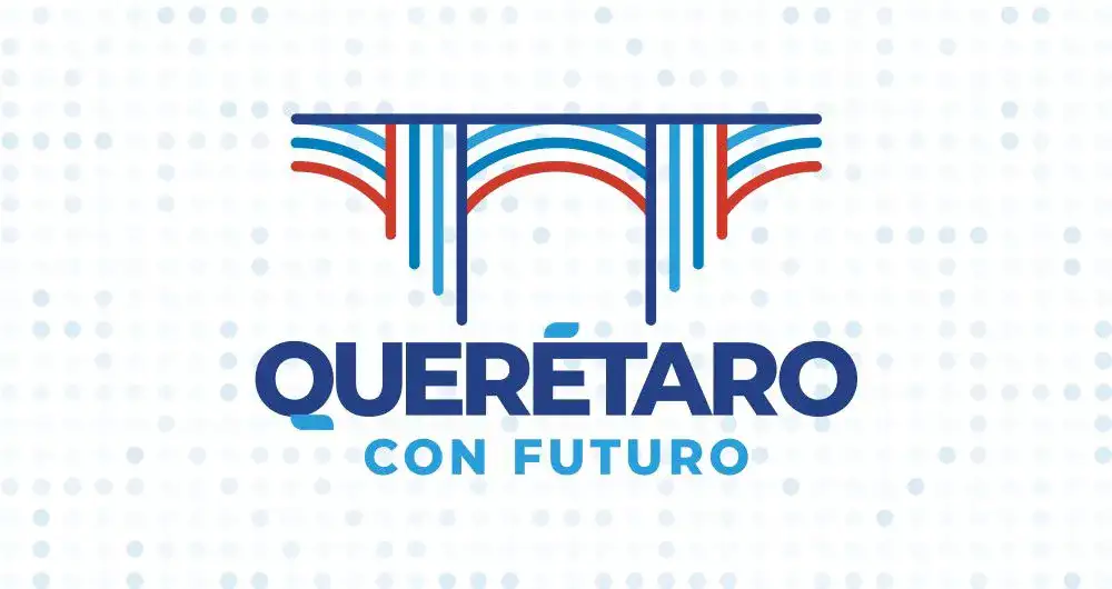 Fotografía del alcalde de Querétaro, Felifer Macías, durante una conferencia de prensa