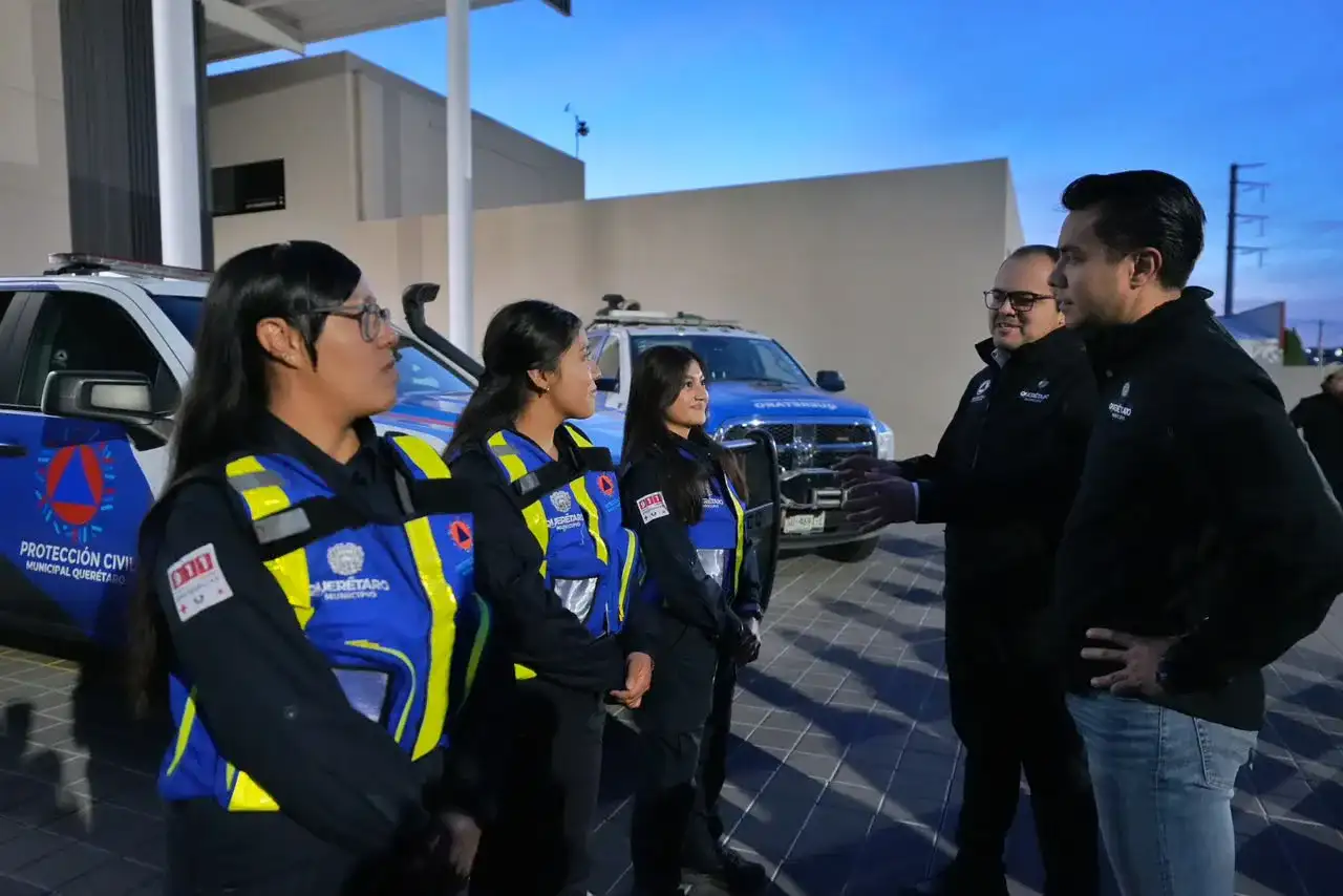 Alcalde de Querétaro revisa bombas de succión en instalaciones de Protección Civil