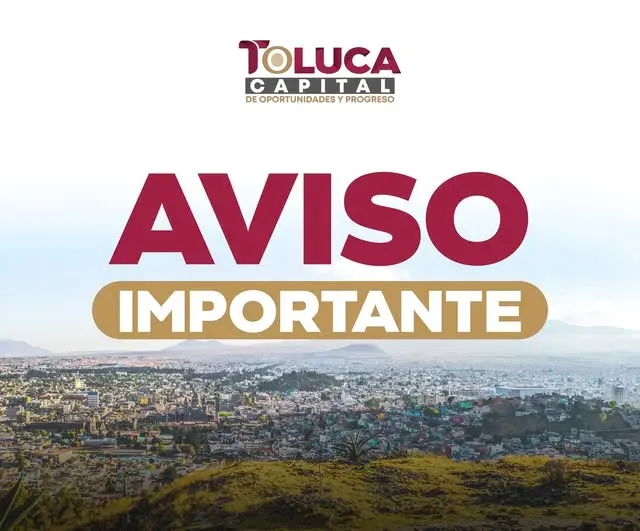 Personas en el Palacio Municipal de Toluca durante la jornada de trabajo