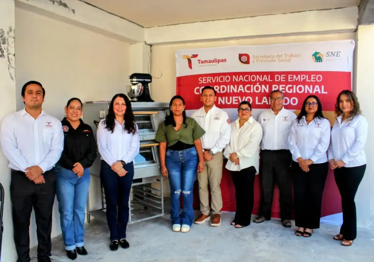 Entrega de equipo productivo a emprendedoras en Nuevo Laredo