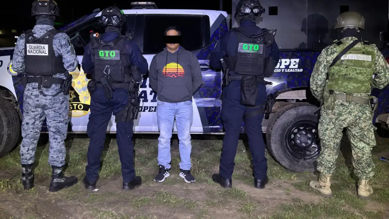 Vehículo asegurado durante operativo policiaco en Irapuato