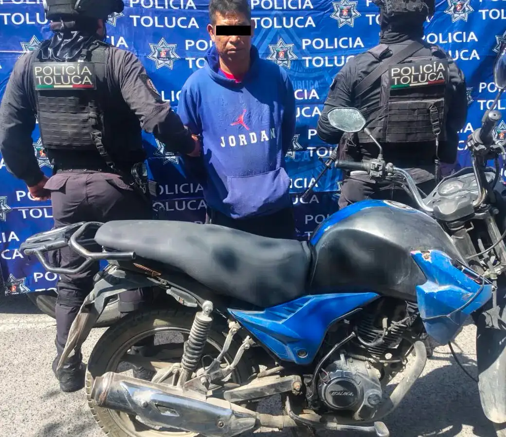 Motocicletas aseguradas por la policía municipal de Toluca durante operativo