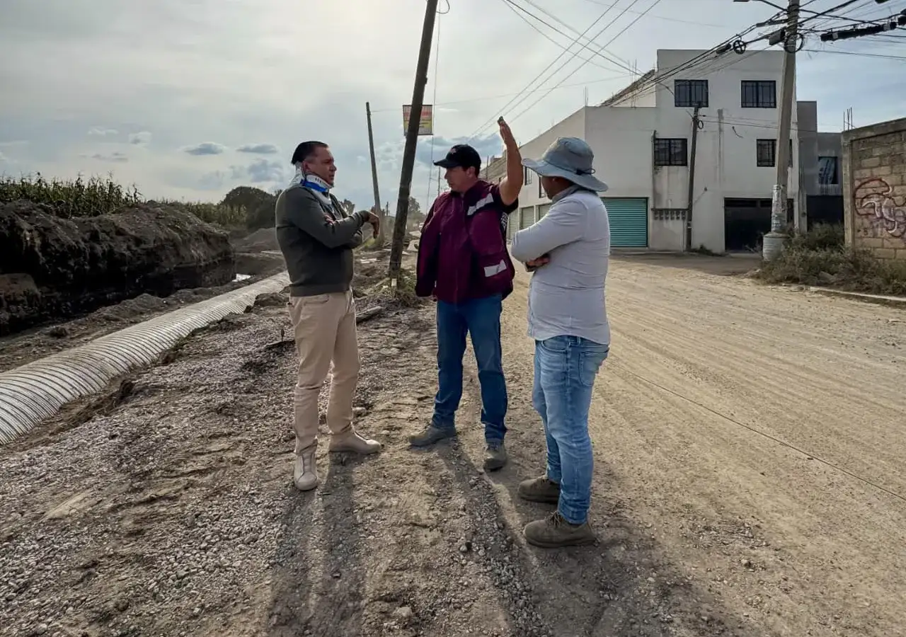 Tubería de gran diámetro colocada en el canal Las Jaras durante los trabajos de construcción