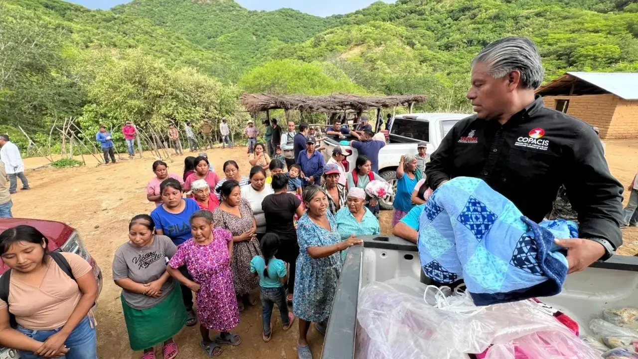 Brigada médica atiende a habitantes de la comunidad serrana de Jicapore, Sinaloa