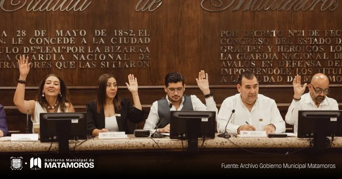 Sesión de Cabildo en Matamoros con ediles y funcionarios