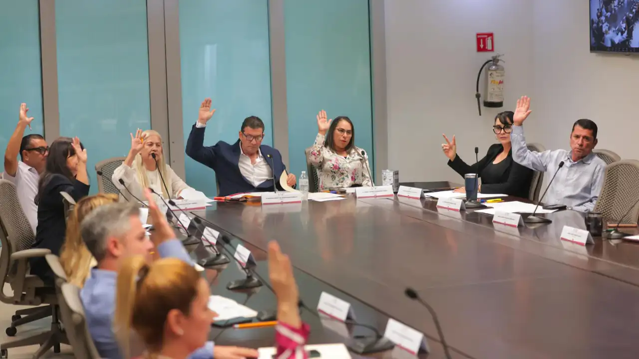 Sesión de Cabildo en Reynosa, Tamaulipas, con ediles reunidos