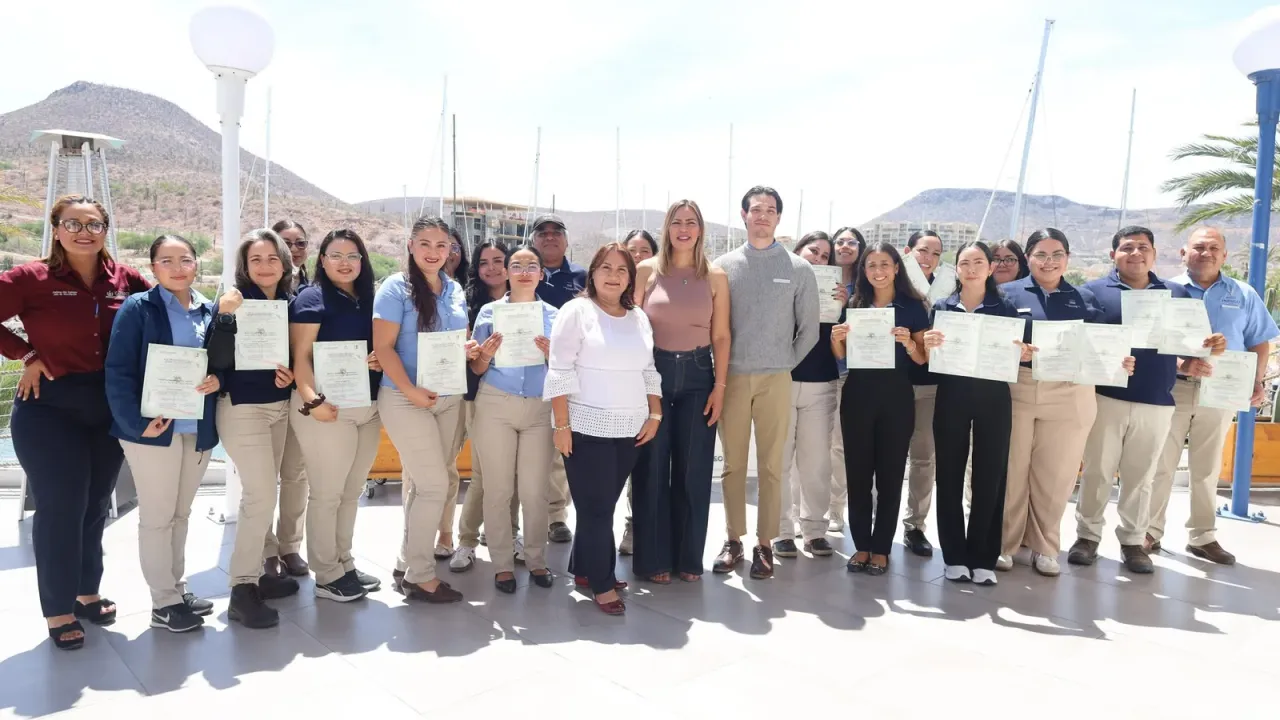 Personas en un taller de capacitación laboral en Baja California Sur