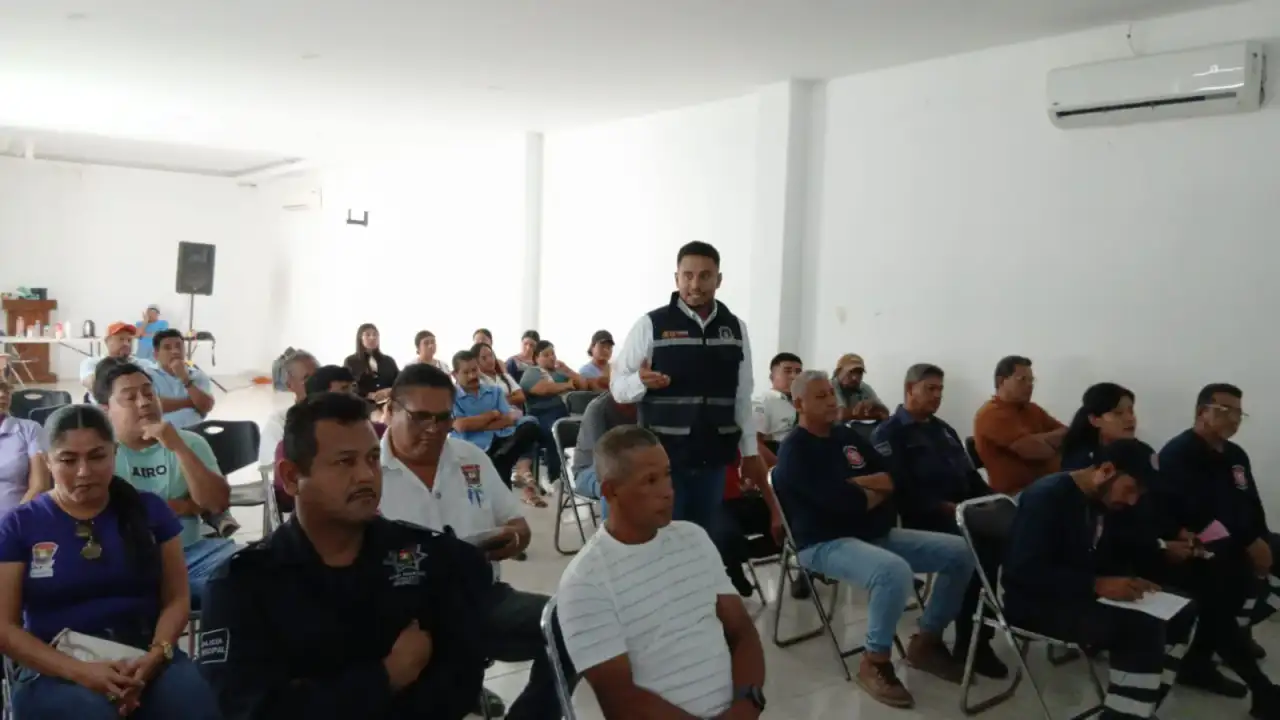 Capacitación a policías municipales en San Marcos, Guerrero