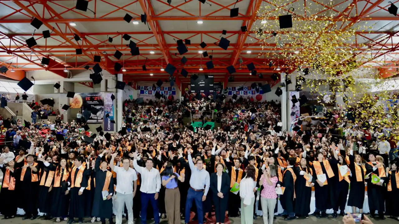 Ceremonia de graduación del CECyTEBCS en Baja California Sur