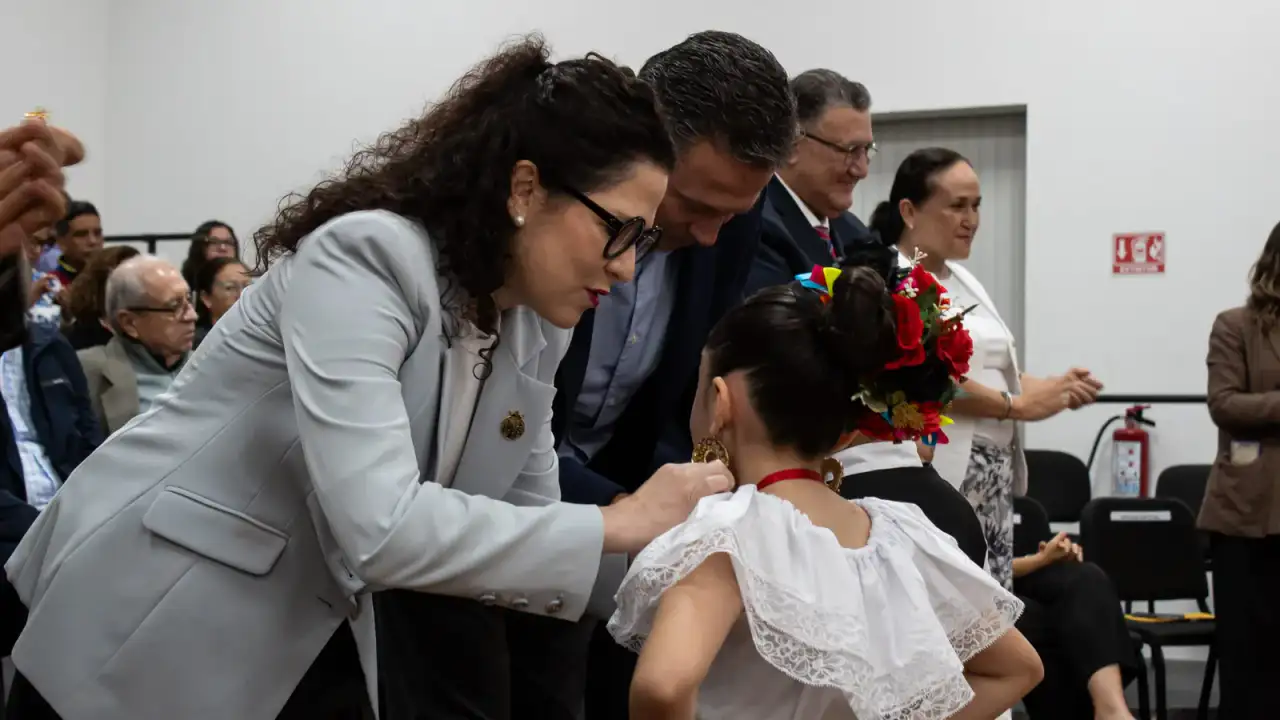 Ceremonia de abanderamiento de músicos del Conservatorio de Celaya