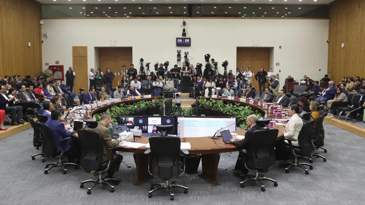 Sesión del Consejo General del INE con consejeros y representantes de partidos