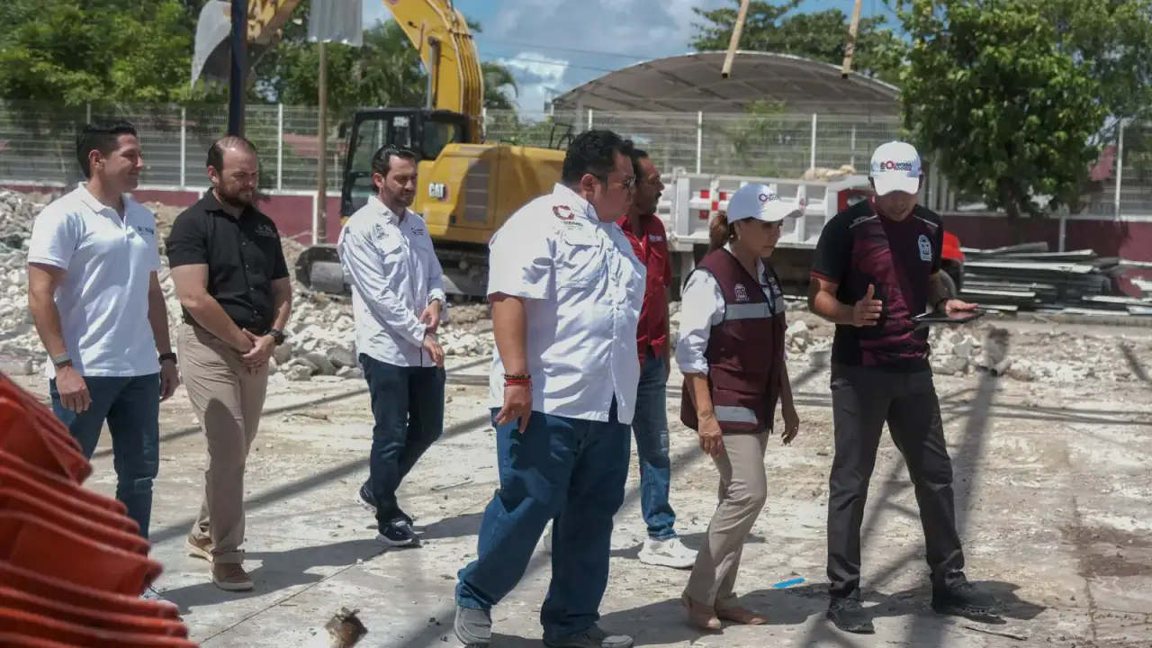 Instalaciones deportivas en Cozumel durante el anuncio de ampliación del Poliforum