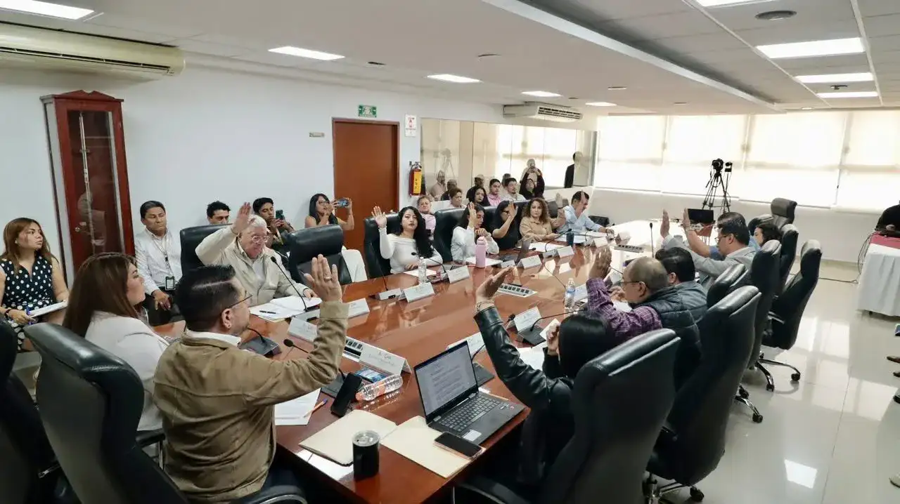 Sesión de Cabildo en Cuautitlán Izcalli con regidores y presidente municipal
