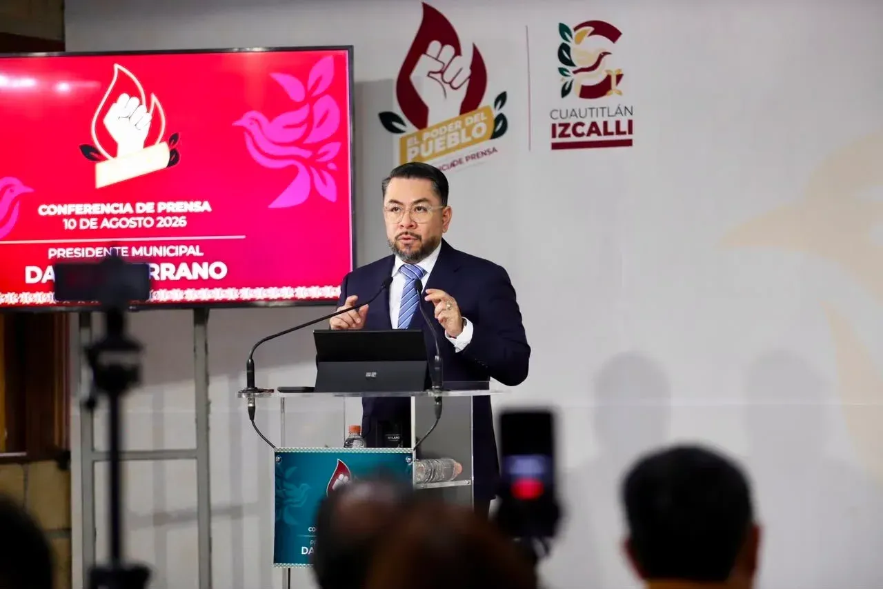 Estacionamiento público en Cuautitlán Izcalli con vehículos estacionados