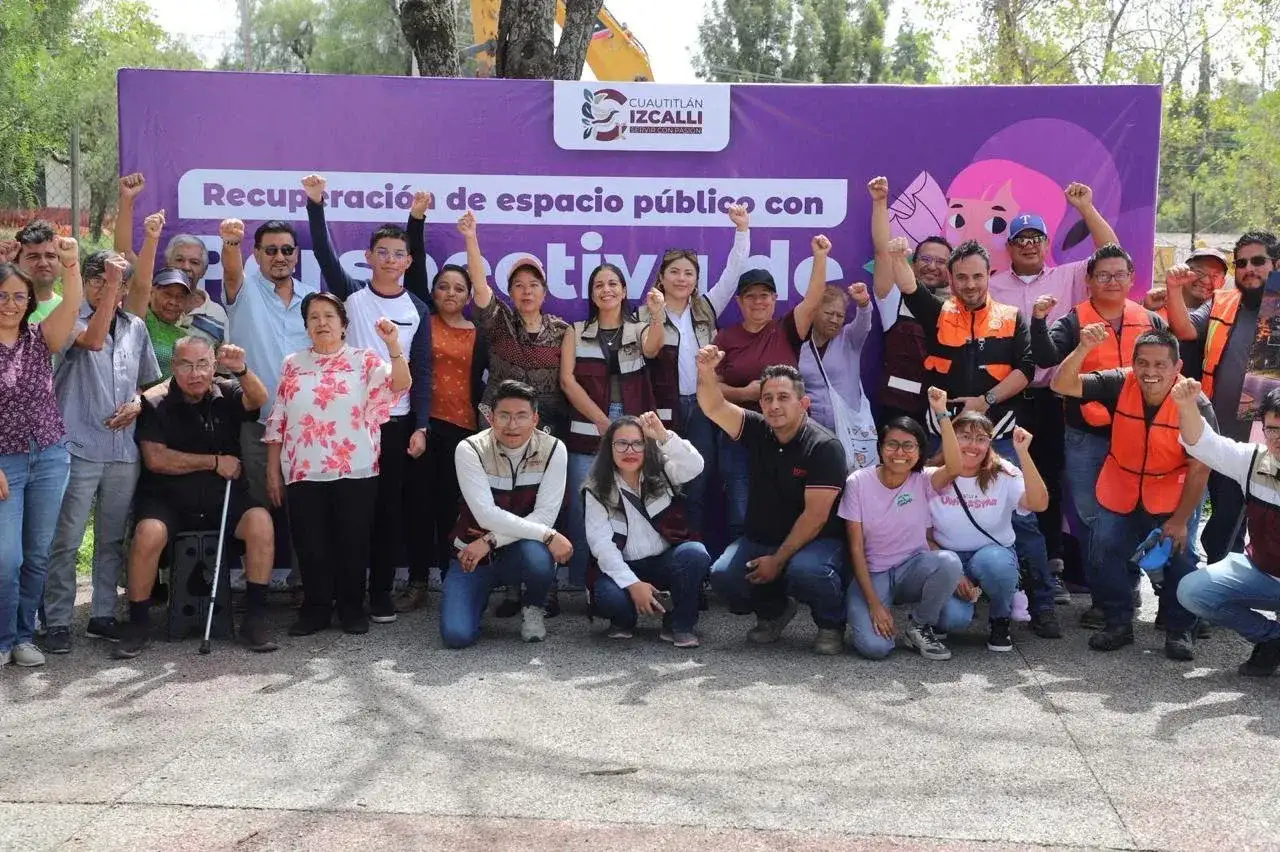 Corredor peatonal con luminarias y cámaras de videovigilancia en Cuautitlán Izcalli
