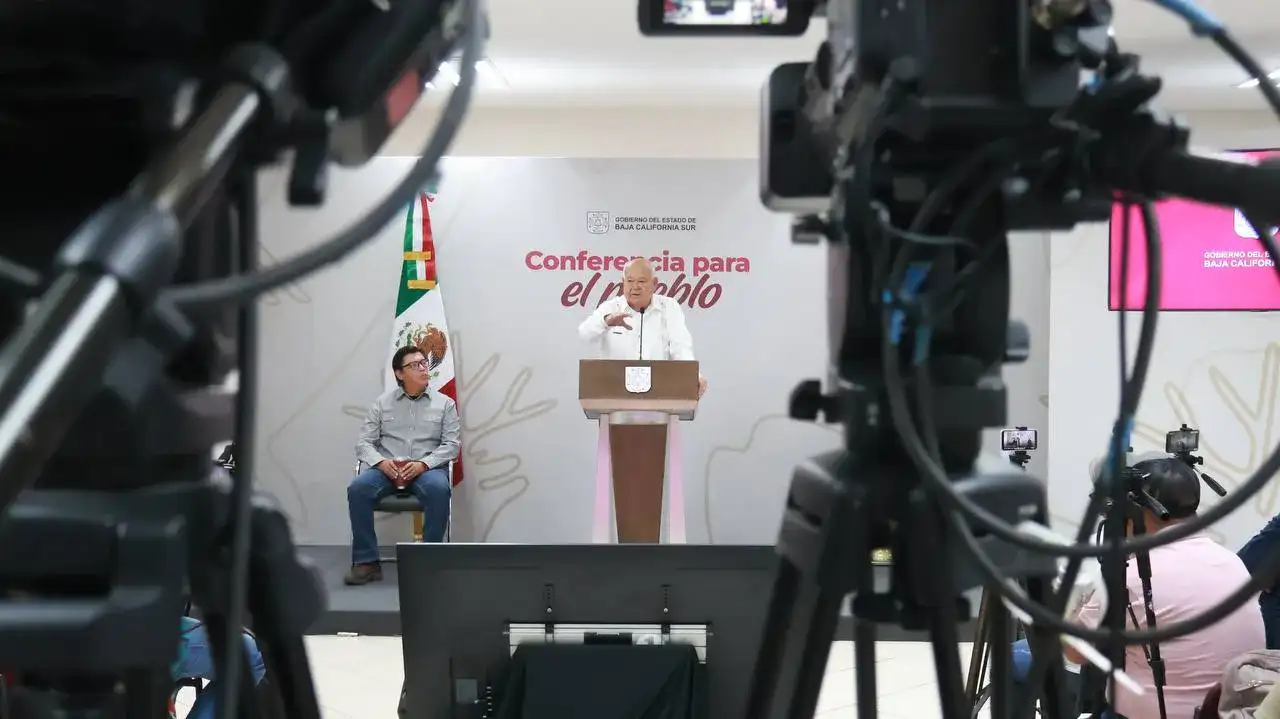 Personas en un evento cultural en Baja California Sur