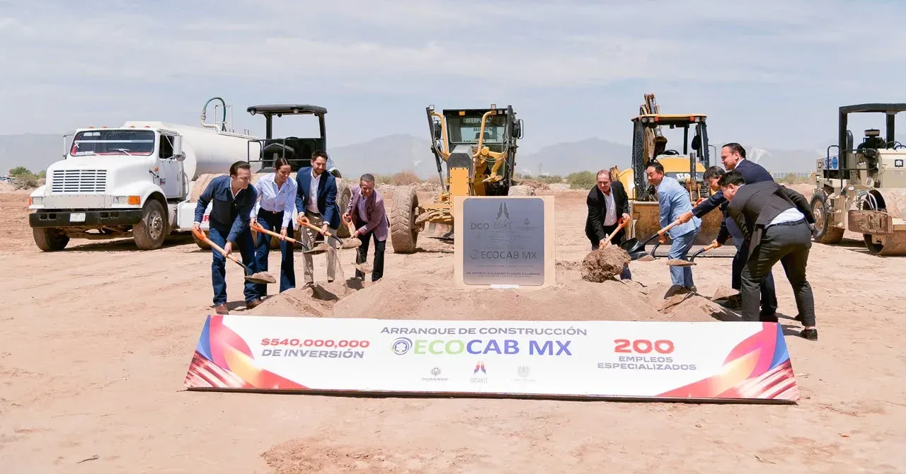 Colocación de la primera piedra de la nueva planta de EcoCab en Gómez Palacio