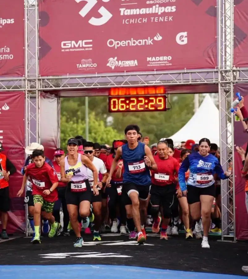 Atletas premiados en el Triatlón Tamaulipas 2026 en Ciudad Madero
