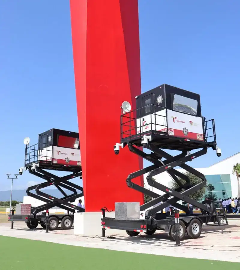 Entrega de patrullas y torres de videovigilancia en Tamaulipas