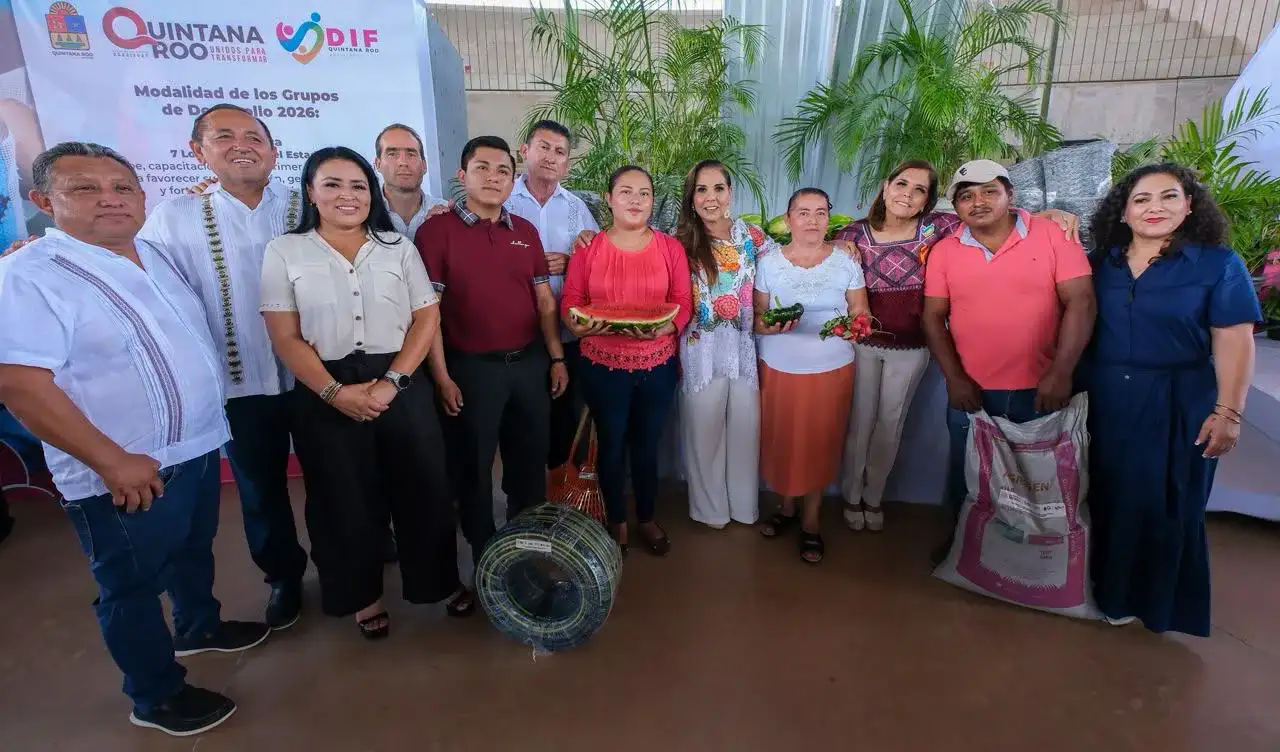 Entrega de insumos en evento comunitario en Quintana Roo