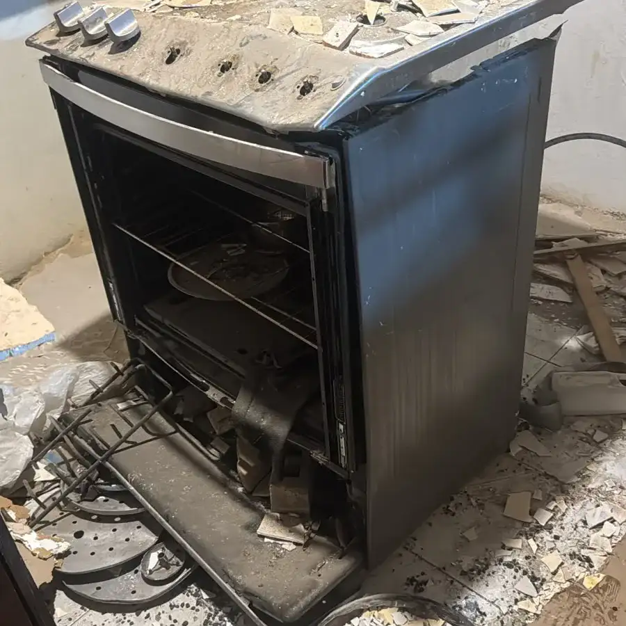 Bomberos de Reynosa extinguen incendio en cocina de vivienda de la colonia Benito Juárez