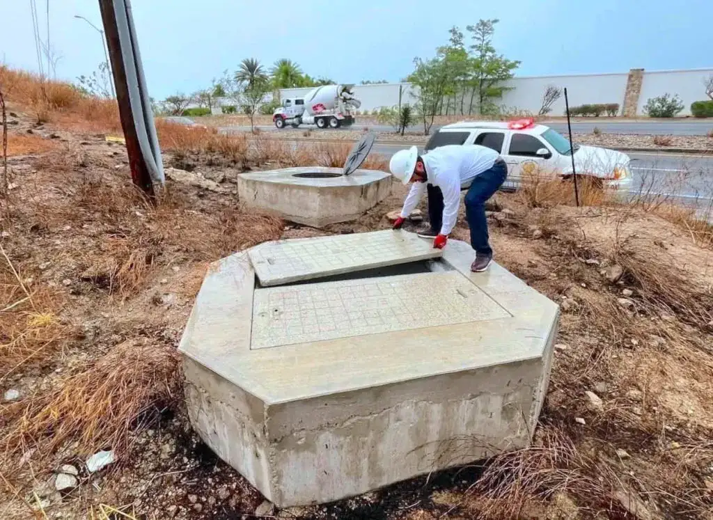 Personal de OOMSAPAS revisa equipos de bombeo en Los Cabos