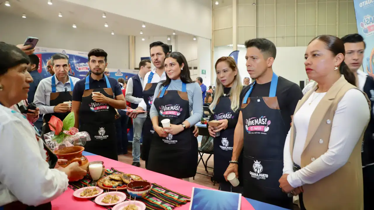 Familias presentan platillos saludables en evento del DIF en Apaseo el Grande