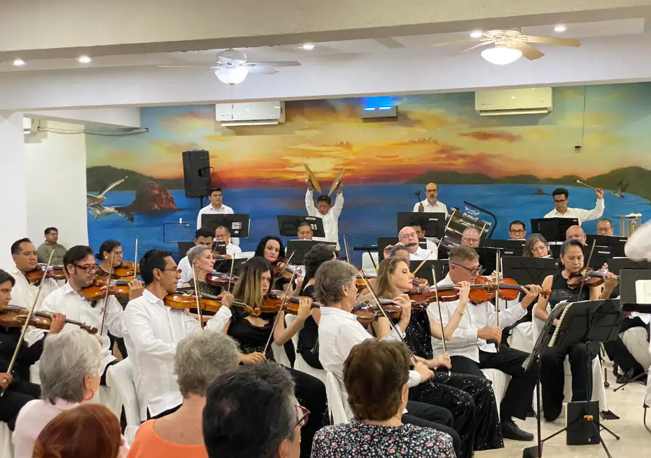 Concierto de la Orquesta Filarmónica de Acapulco en el Hotel Playa Suites