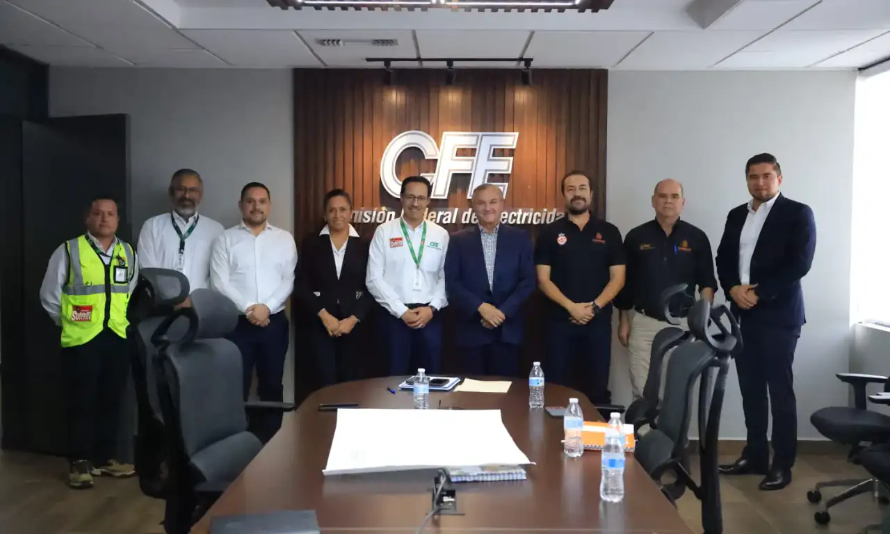 Reunión de autoridades municipales de Guadalupe con representantes de la CFE