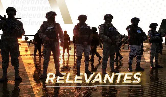 Elementos de seguridad durante un operativo en una calle de México
