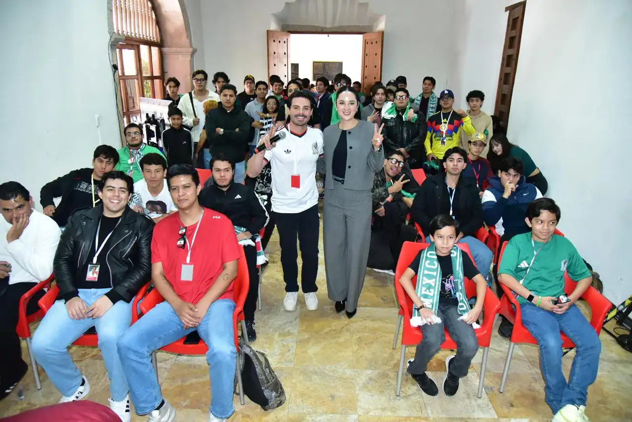 Jóvenes compitiendo en torneo de videojuegos GamersCup en Zacatecas