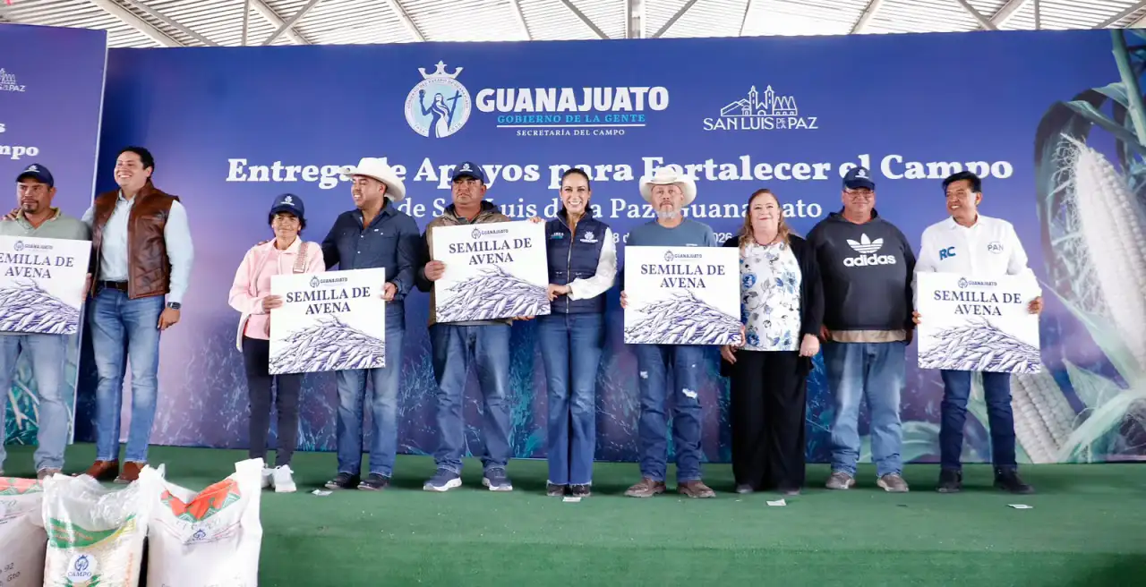 Gobernadora de Guanajuato durante gira de trabajo en el noreste del estado