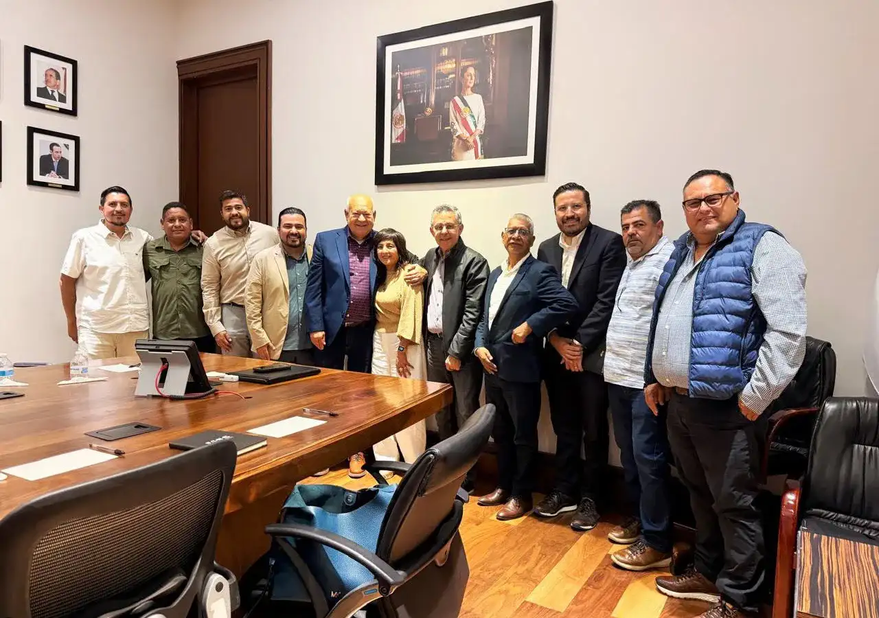Mesa de trabajo sobre transporte en Baja California Sur en la Ciudad de México