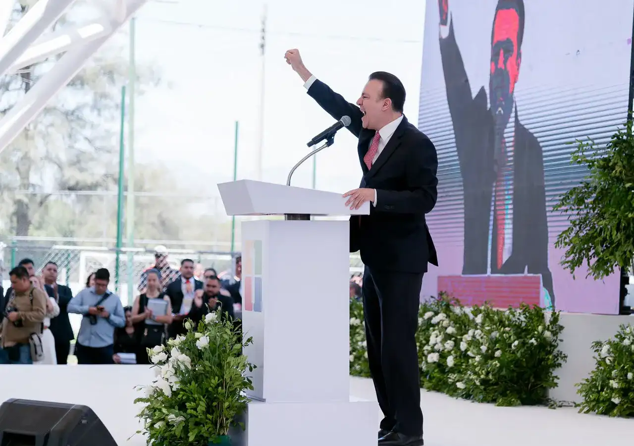 Autoridades municipales y estatales durante el informe de gobierno en Lerdo