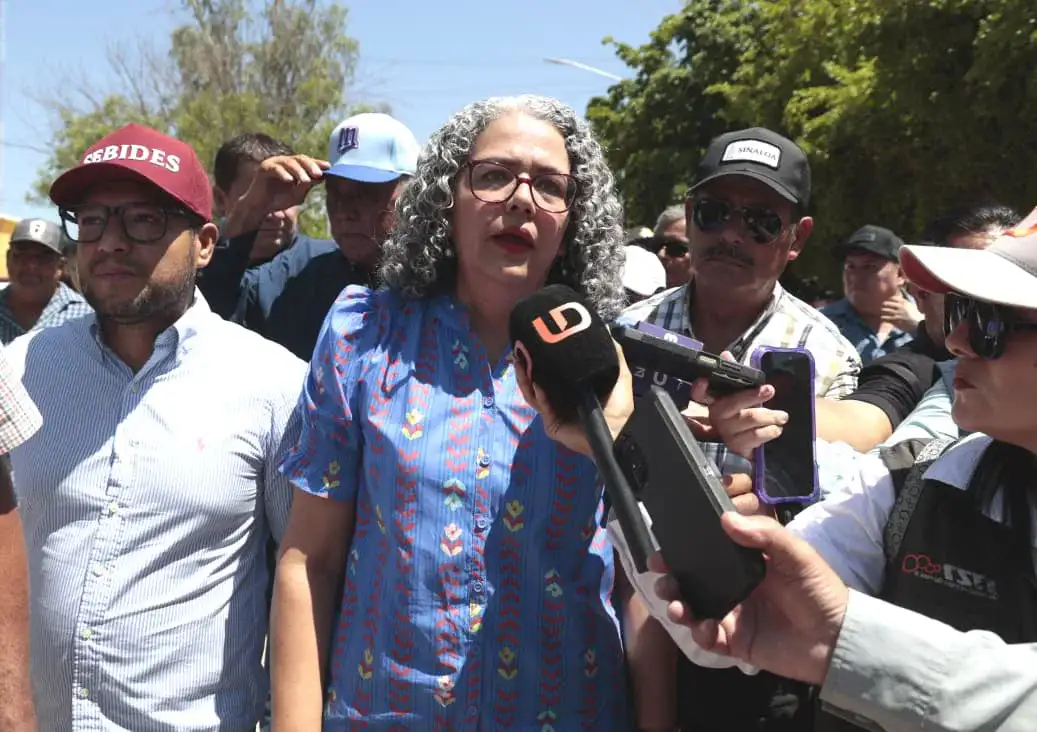 Reunión de la gobernadora con funcionarios para tratar temas educativos