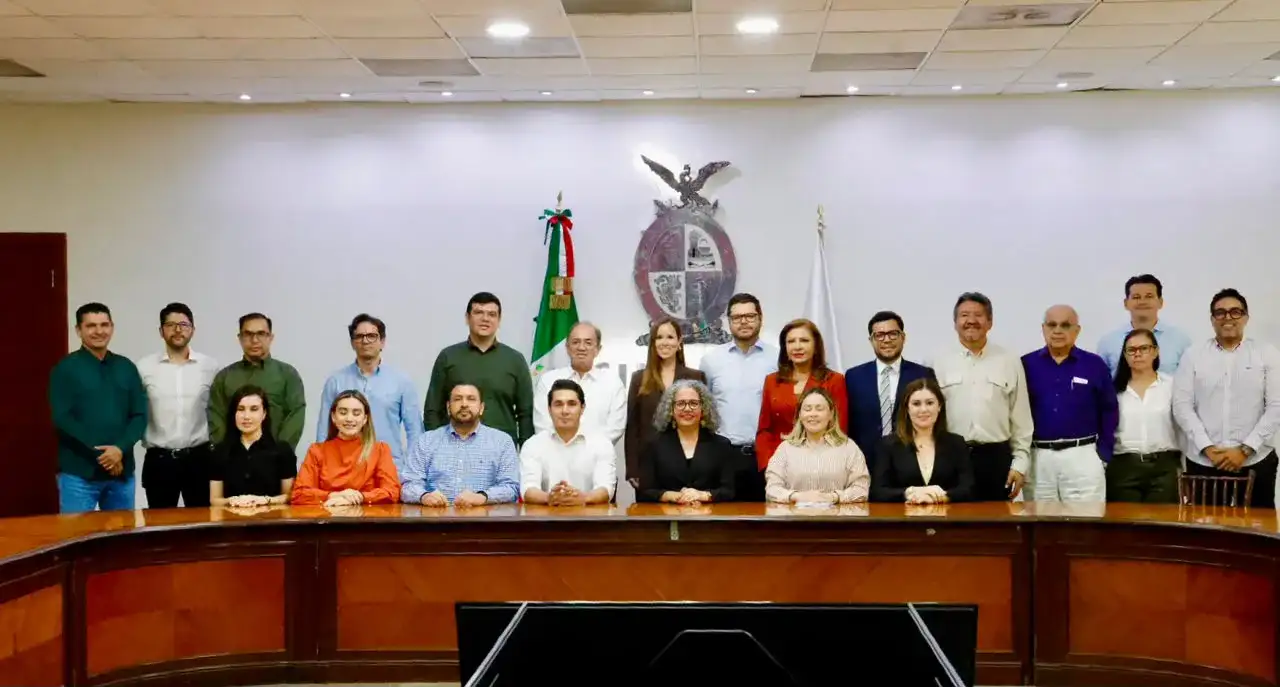 Reunión de la gobernadora con su gabinete en Palacio de Gobierno