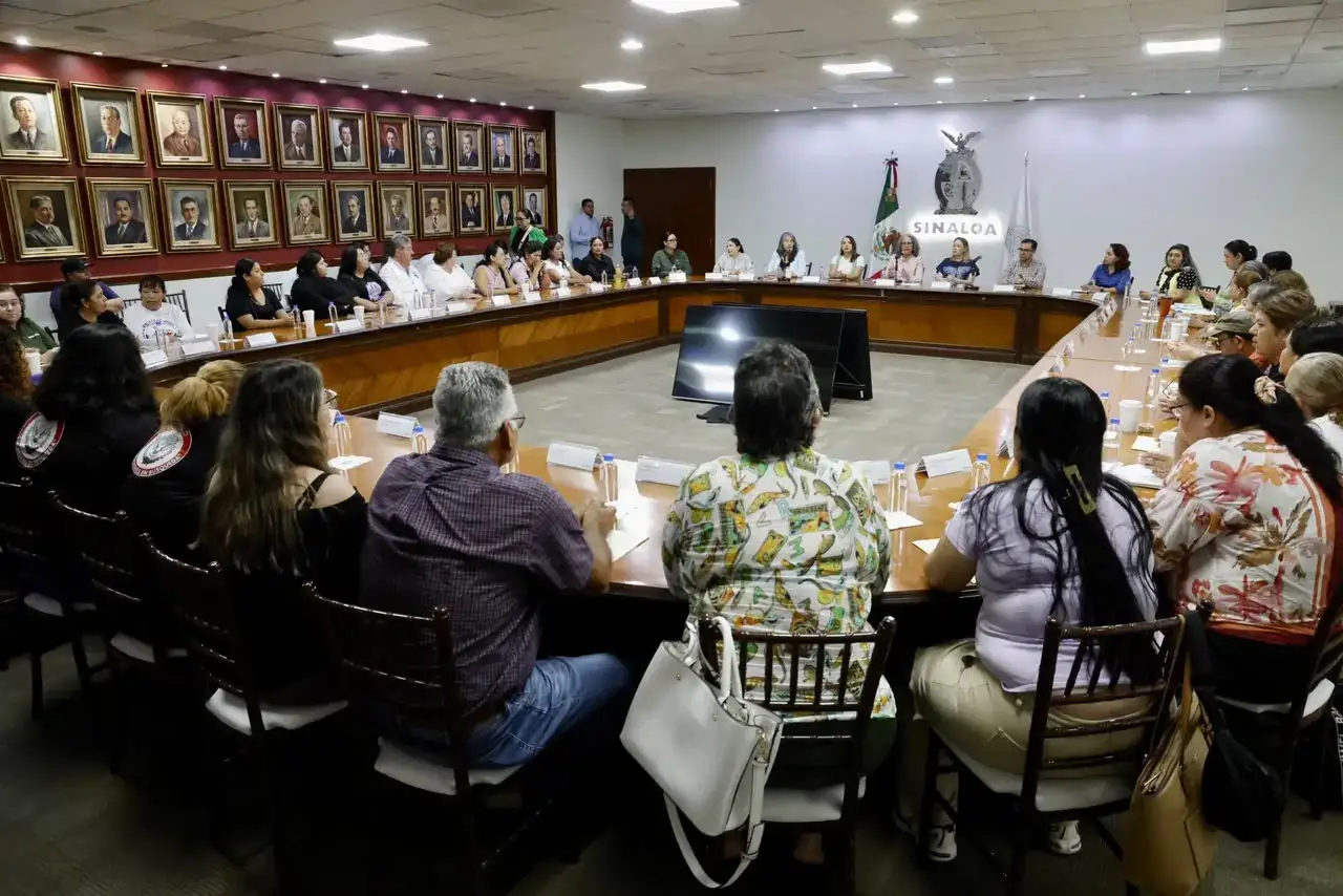 Reunión de autoridades de Sinaloa con familias y colectivos de búsqueda de personas desaparecidas
