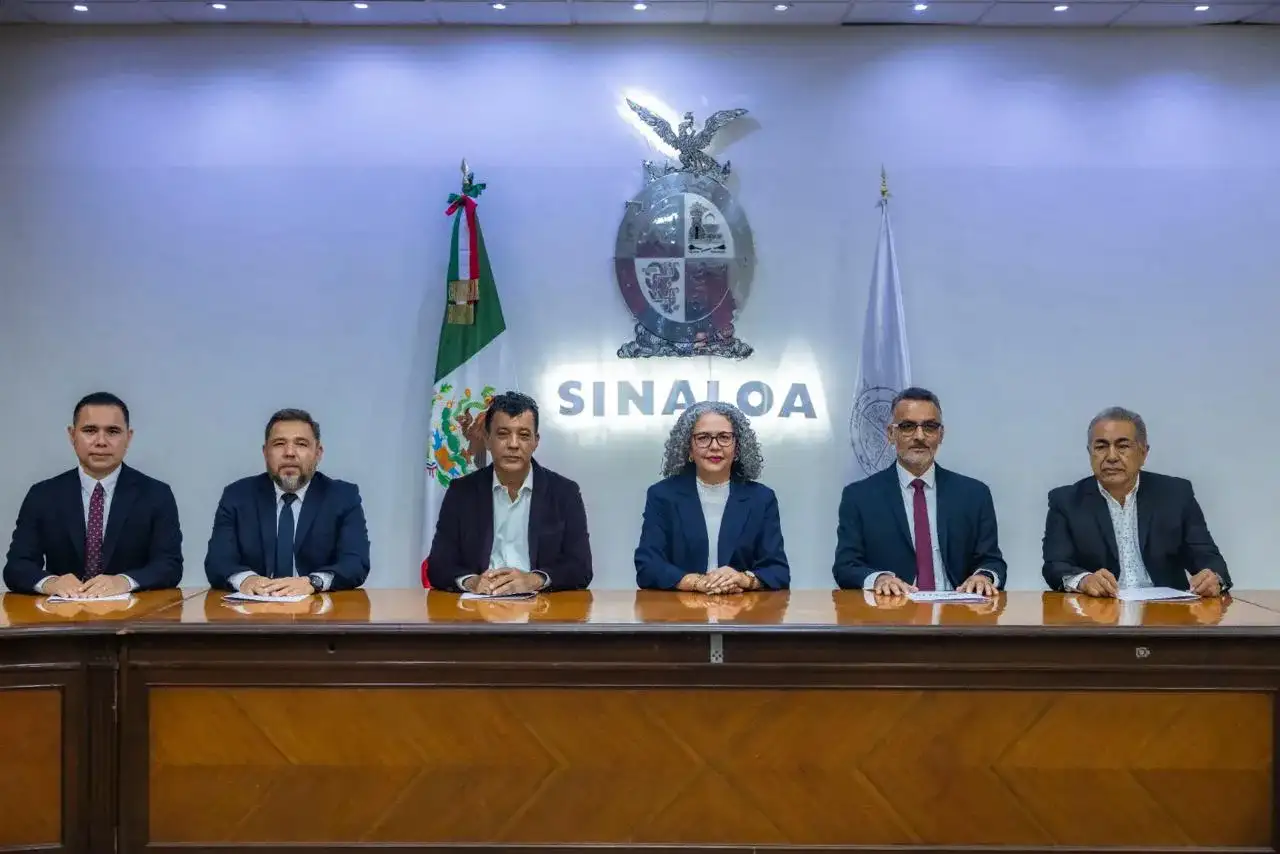 Acto oficial de toma de protesta de funcionarios estatales en Culiacán, Sinaloa
