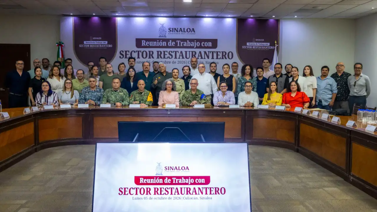 Reunión de la gobernadora de Sinaloa con empresarios restauranteros en Palacio de Gobierno