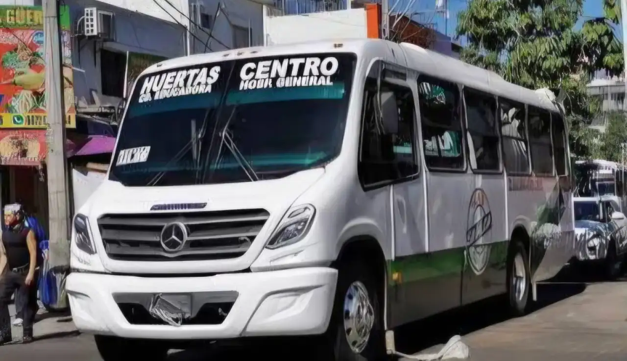 Autobús de transporte público en Sinaloa