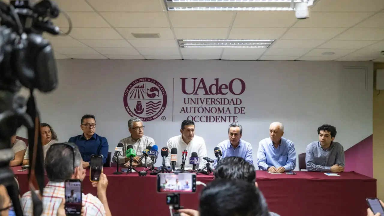Conferencia de prensa sobre mesas de diálogo de planta GPO en Topolobampo