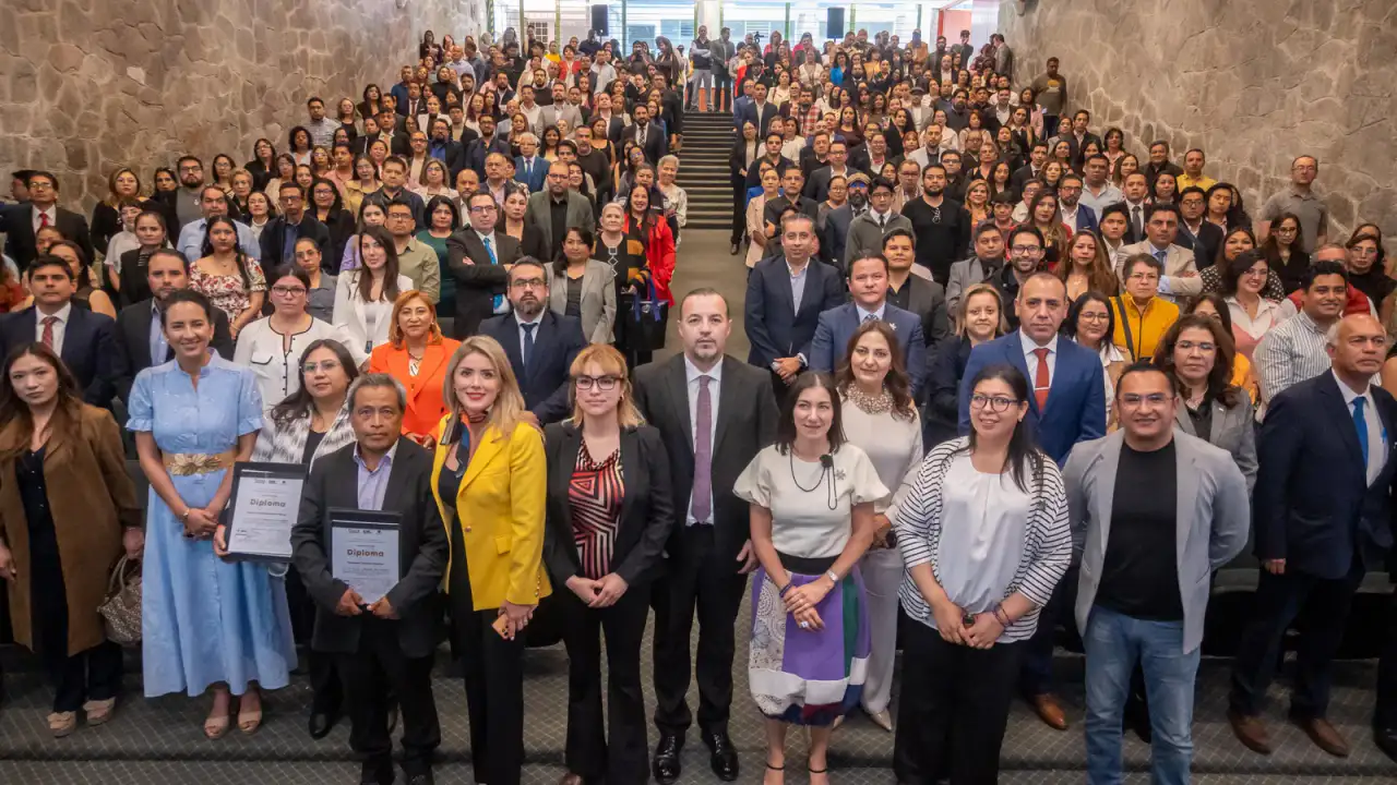 Graduación de emprendedores en Toluca, entrega de reconocimientos