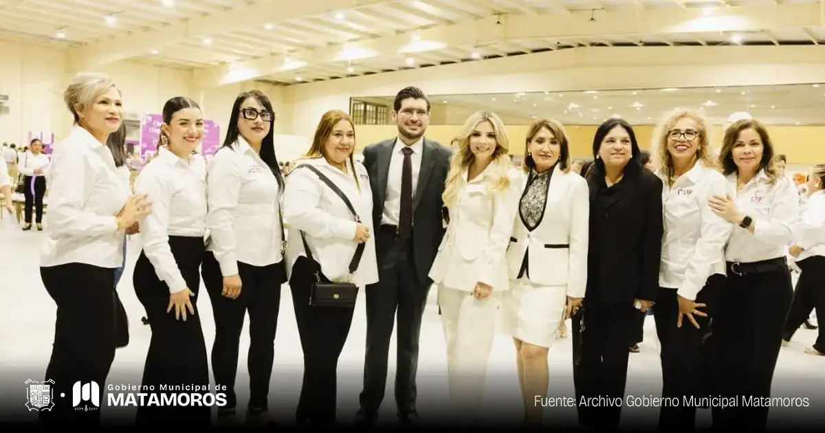 Ceremonia de graduación de talleres CEDIF en Matamoros