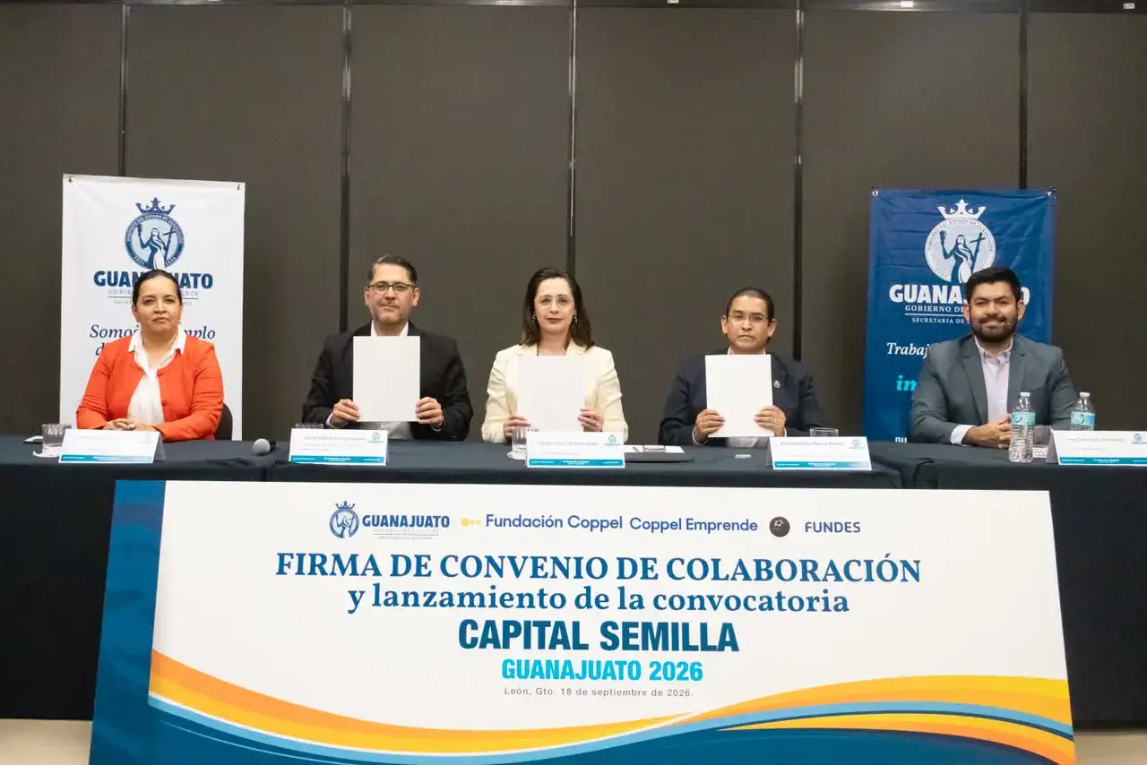 Personas emprendedoras capacitándose en línea para acceder a apoyos de capital semilla en Guanajuato