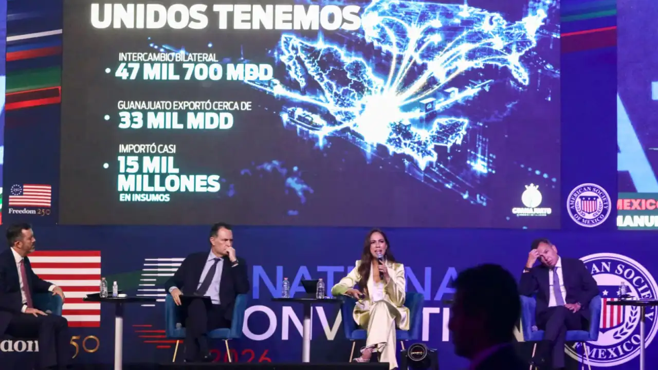 Empresarios y autoridades durante un encuentro binacional en la Ciudad de México