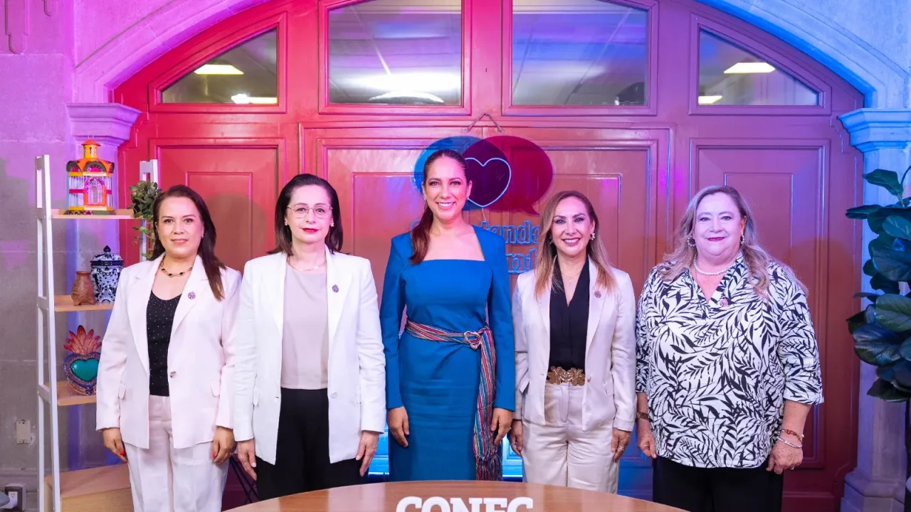 Gobernadora de Guanajuato durante la presentación de la estrategia económica