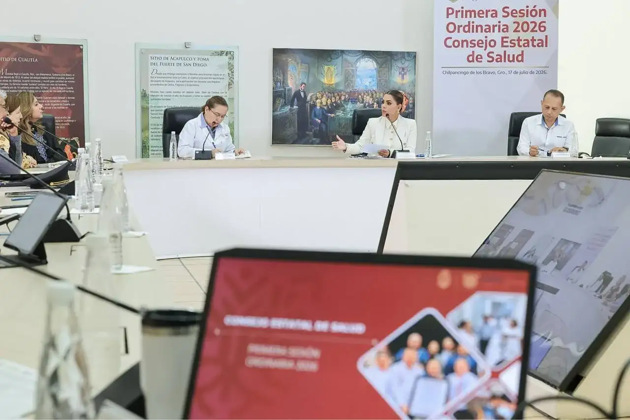 Gobernadora Evelyn Salgado presidiendo la sesión del Consejo Estatal de Salud en Chilpancingo